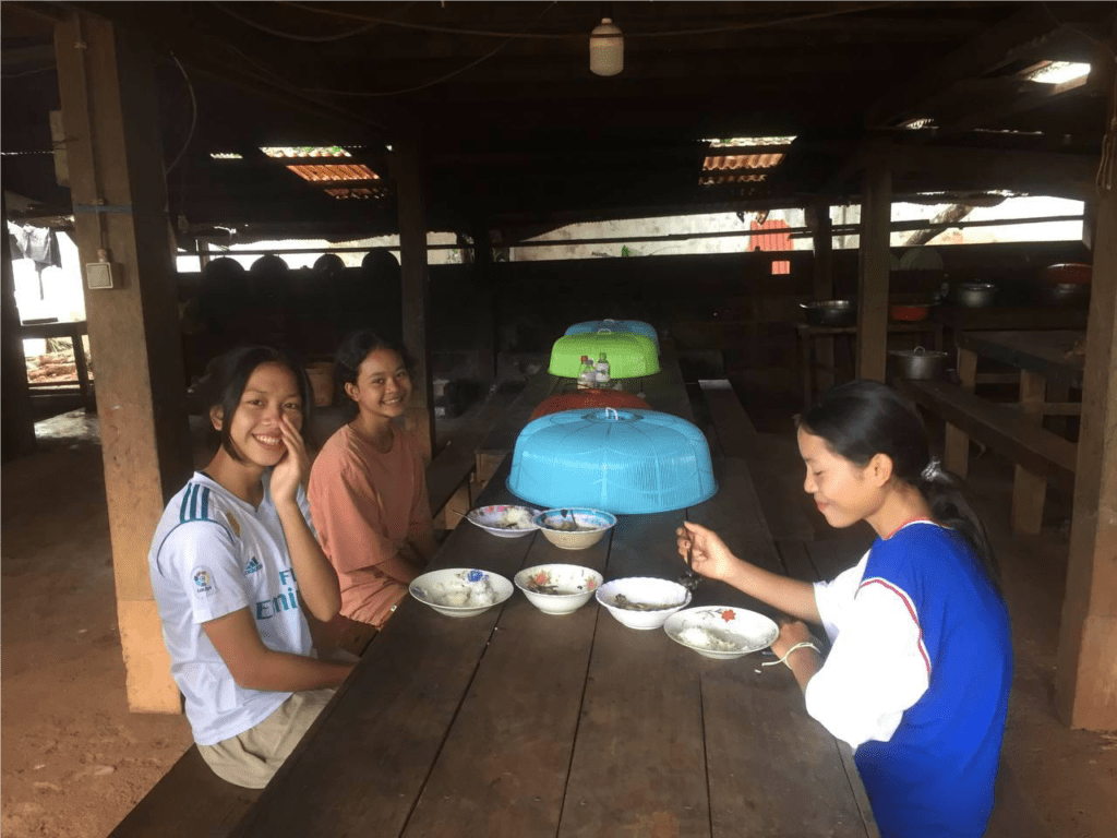 filles cambodge don enfants d'asie