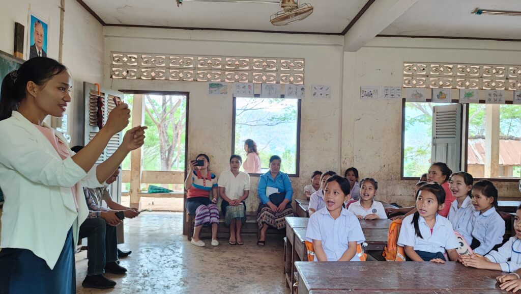 pédagogie enfants laos