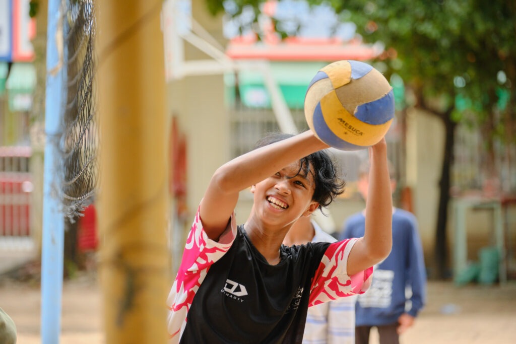 insertion professionnelle volley ball borey niseth enfants d'asie